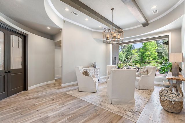 11 Turtle Cove Court, Kingwood, TX 77346