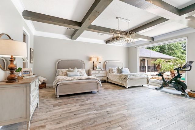 11 Turtle Cove Court, Kingwood, TX 77346