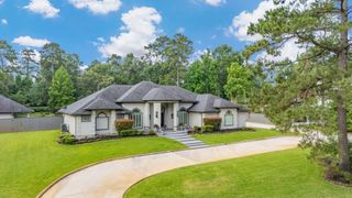 11 Turtle Cove Court, Kingwood, TX 77346