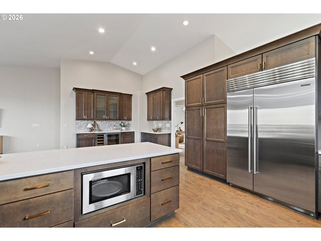 2739 Nw AVOCET Ln, Portland, OR 97229