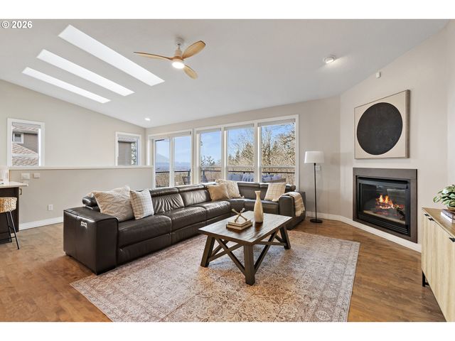 2739 Nw AVOCET Ln, Portland, OR 97229