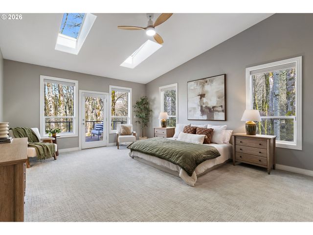 2739 Nw AVOCET Ln, Portland, OR 97229