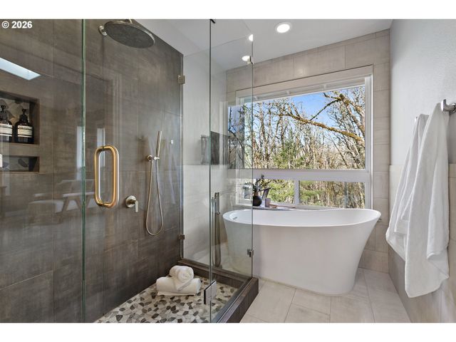 2739 Nw AVOCET Ln, Portland, OR 97229