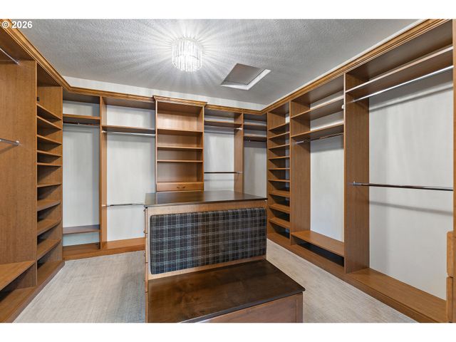 2739 Nw AVOCET Ln, Portland, OR 97229