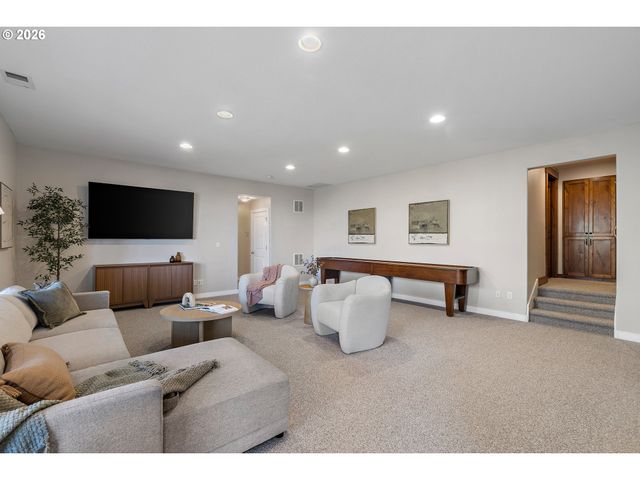 2739 Nw AVOCET Ln, Portland, OR 97229