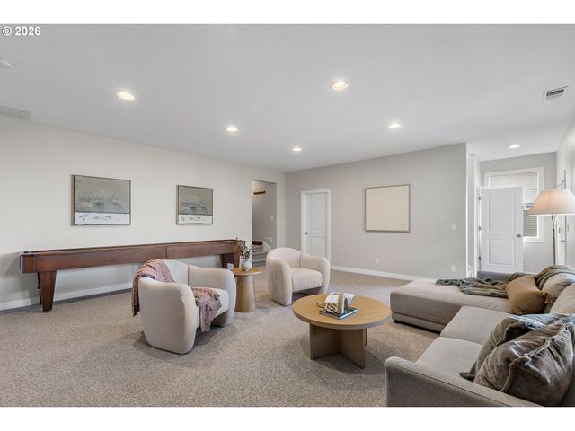 2739 Nw AVOCET Ln, Portland, OR 97229