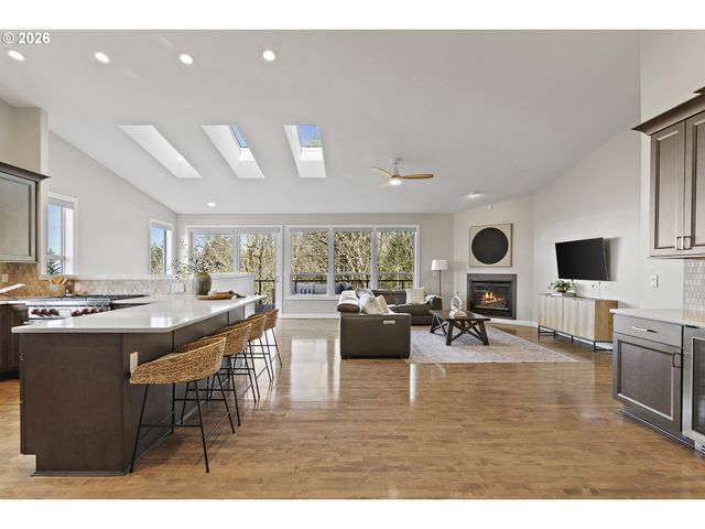 2739 Nw AVOCET Ln, Portland, OR 97229