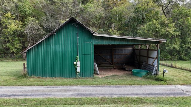 46 Carver Hollow Lane, Pleasant Shade, TN 37145