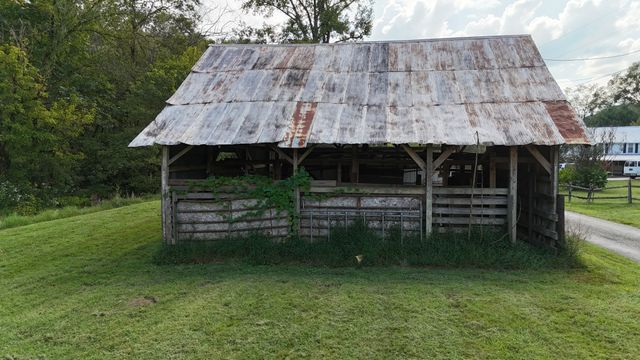 46 Carver Hollow Lane, Pleasant Shade, TN 37145