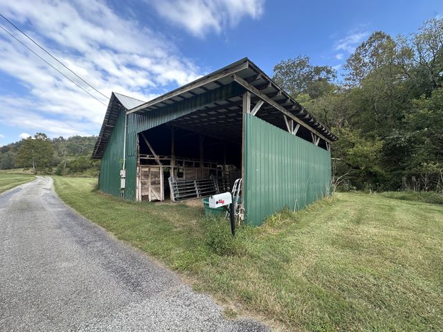 46 Carver Hollow Lane, Pleasant Shade, TN 37145