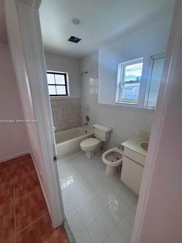 2485 W 70th Place, Hialeah, FL 33016