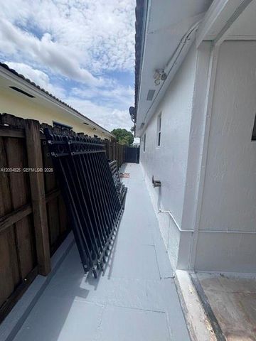2485 W 70th Place, Hialeah, FL 33016