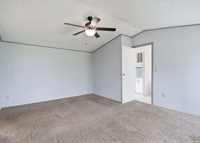 318 Dewey, Seguin, TX 78155