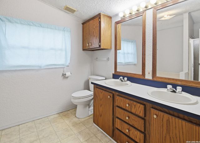 318 Dewey, Seguin, TX 78155