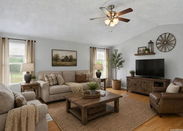 318 Dewey, Seguin, TX 78155