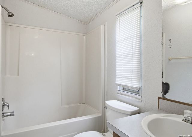 318 Dewey, Seguin, TX 78155