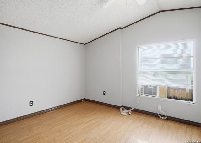 318 Dewey, Seguin, TX 78155