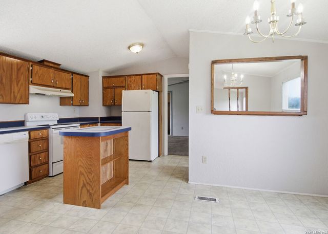 318 Dewey, Seguin, TX 78155