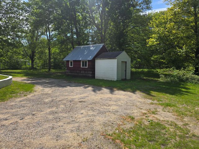 3999 E Sternberg Road, Fruitport Twp, MI 49415