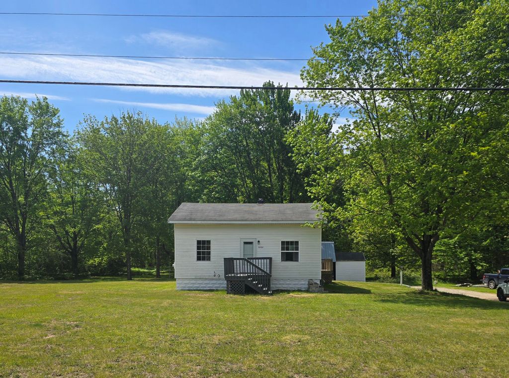 3999 E Sternberg Road, Fruitport Twp, MI 49415