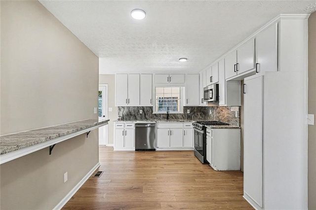 2304 Rolling Acres Court SW, Conyers, GA 30094