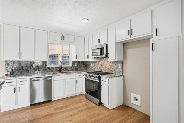 2304 Rolling Acres Court SW, Conyers, GA 30094