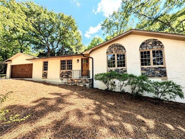 2304 Rolling Acres Court SW, Conyers, GA 30094