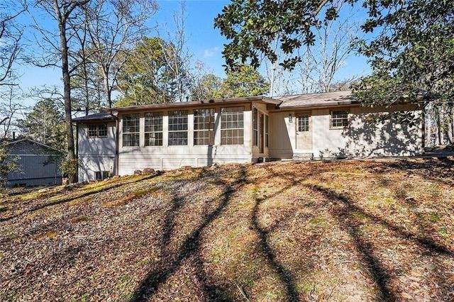 2304 Rolling Acres Court SW, Conyers, GA 30094