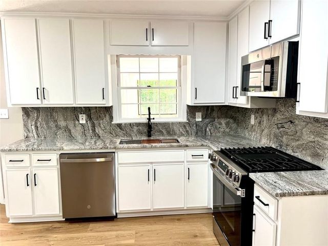 2304 Rolling Acres Court SW, Conyers, GA 30094