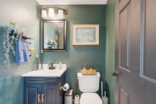 293 Meadowside COURT, Pewaukee, WI 53072