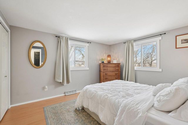 293 Meadowside COURT, Pewaukee, WI 53072