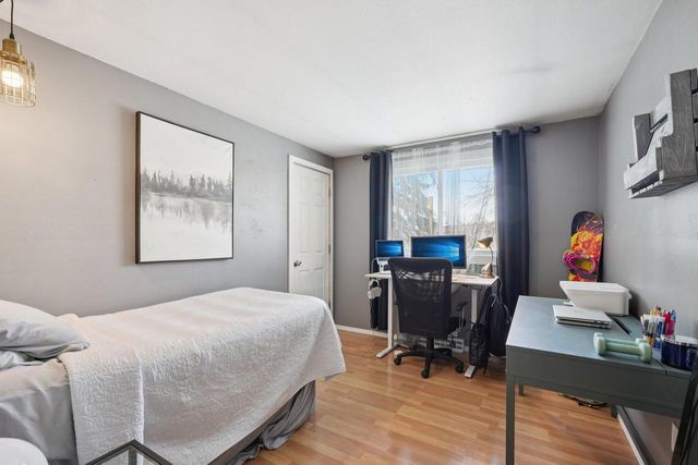 293 Meadowside COURT, Pewaukee, WI 53072