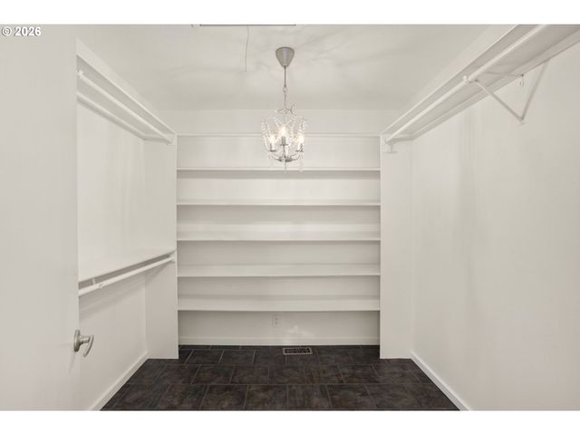 3236 Sw IDAHO St, Portland, OR 97239