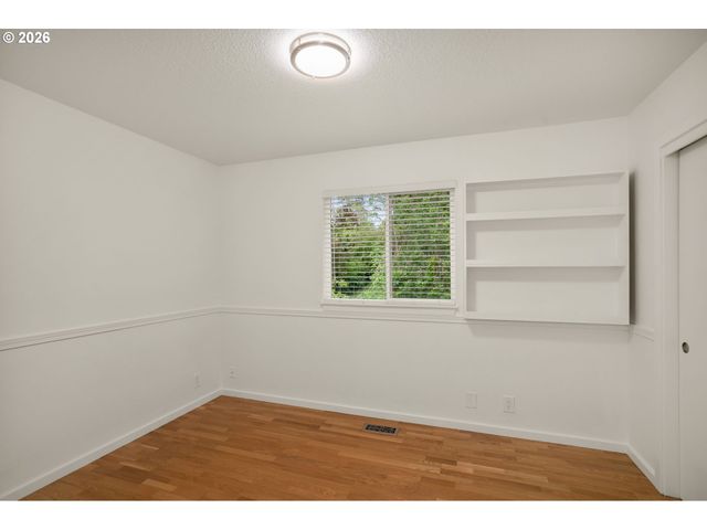 3236 Sw IDAHO St, Portland, OR 97239