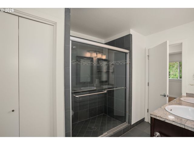 3236 Sw IDAHO St, Portland, OR 97239