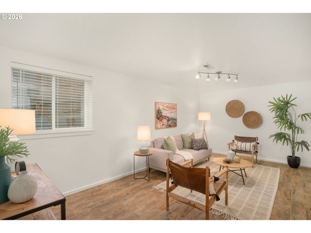 3236 Sw IDAHO St, Portland, OR 97239