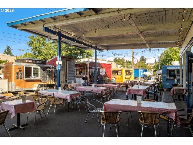 3236 Sw IDAHO St, Portland, OR 97239