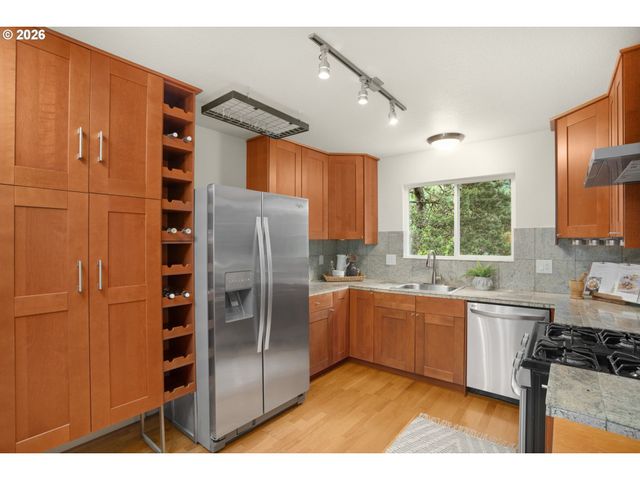 3236 Sw IDAHO St, Portland, OR 97239