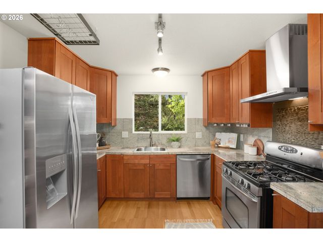 3236 Sw IDAHO St, Portland, OR 97239