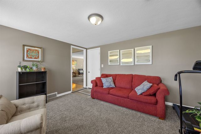 1214 Staub Court NE, Cedar Rapids, IA 52402