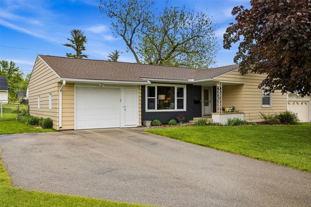 1214 Staub Court NE, Cedar Rapids, IA 52402