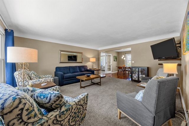1214 Staub Court NE, Cedar Rapids, IA 52402