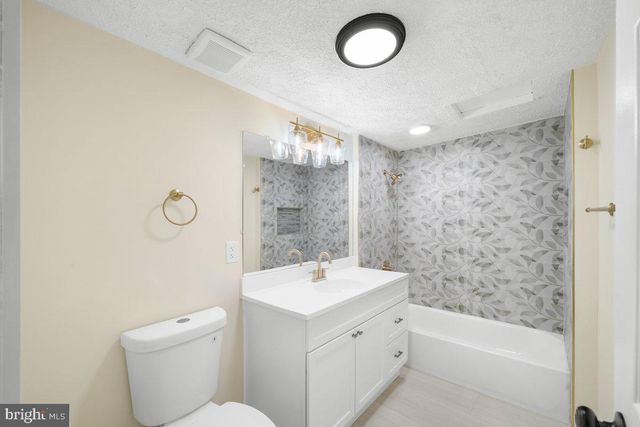 21 E GERMAIN ST, Winchester, VA 22601