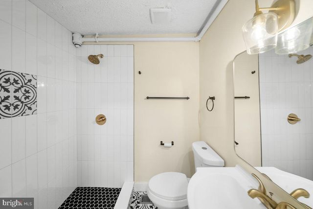 21 E GERMAIN ST, Winchester, VA 22601
