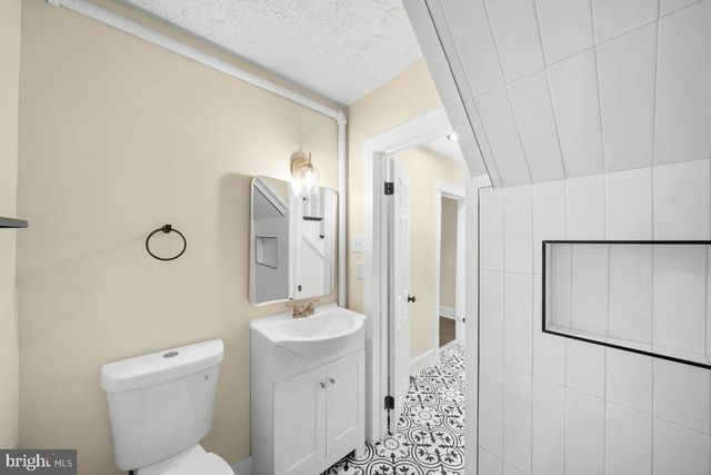 21 E GERMAIN ST, Winchester, VA 22601