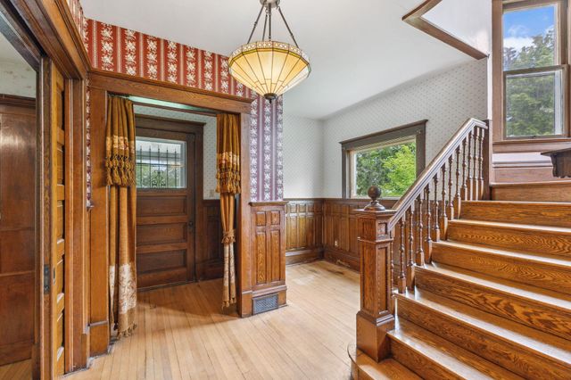 216 Summit Avenue, Center City, MN 55012