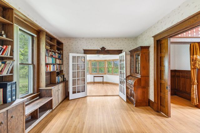 216 Summit Avenue, Center City, MN 55012