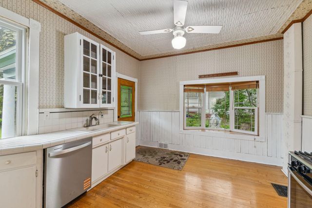 216 Summit Avenue, Center City, MN 55012