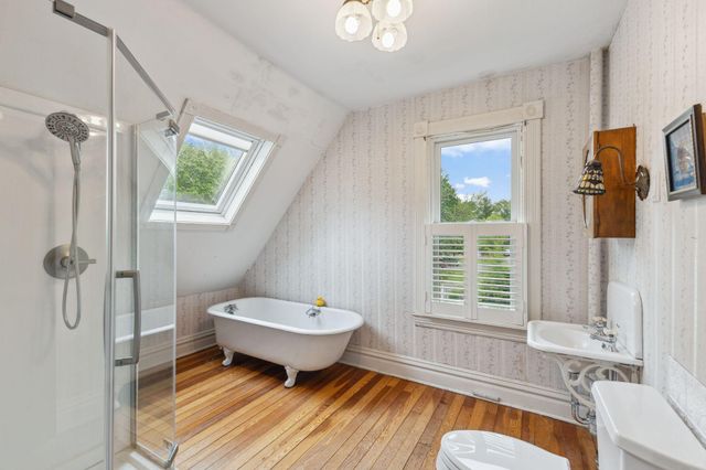 216 Summit Avenue, Center City, MN 55012