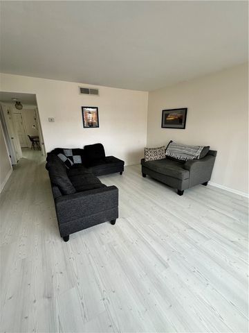 3402 Ocean Dr 15, Corpus Christi, TX 78411